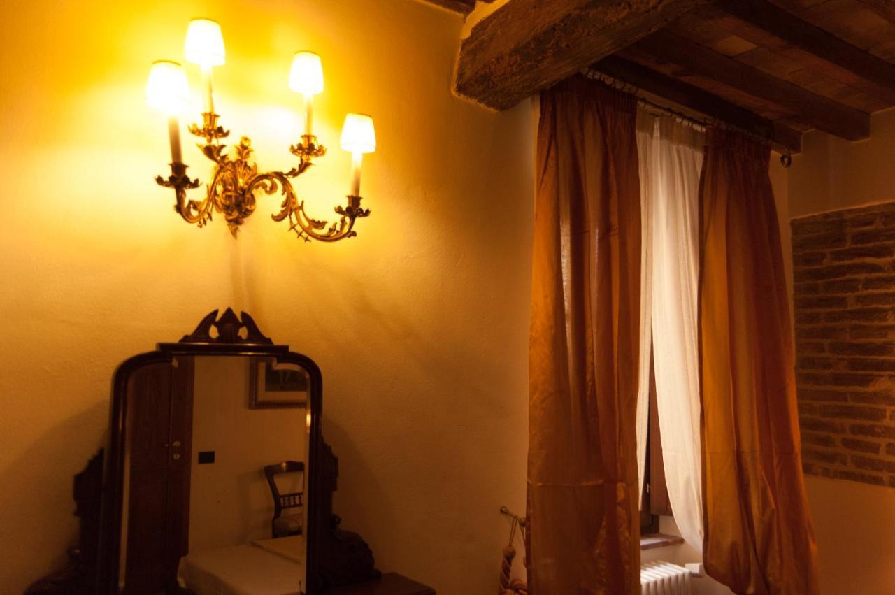 Palazzo Benucci Bed & Breakfast San Gimignano Exterior foto